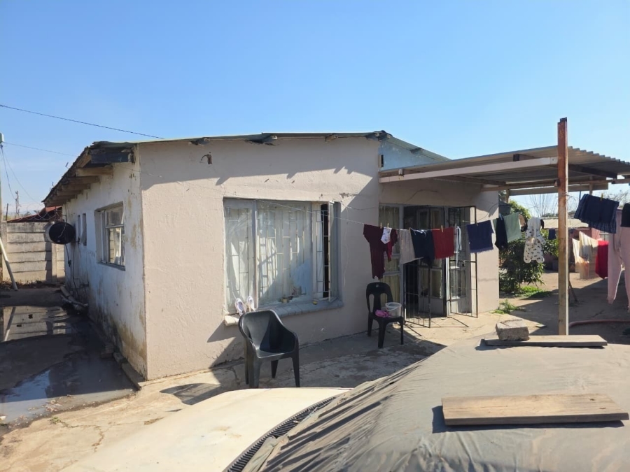 5 Bedroom Property for Sale in Oos Einde North West